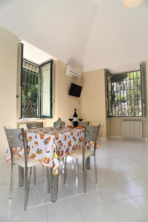 Casa Vacanza "Nonna Matilde" A Meta Di Sorrento, 600Mt Dal Mare, Casa Per 4 Exterior foto