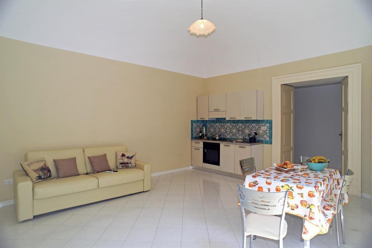 Casa Vacanza "Nonna Matilde" A Meta Di Sorrento, 600Mt Dal Mare, Casa Per 4 Exterior foto