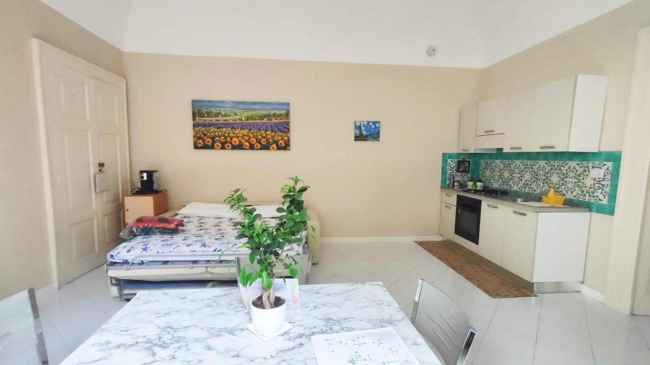 Casa Vacanza "Nonna Matilde" A Meta Di Sorrento, 600Mt Dal Mare, Casa Per 4 Exterior foto